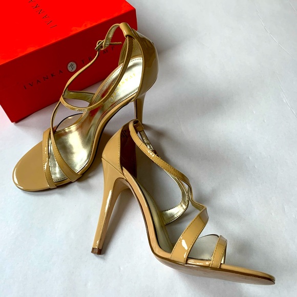 Ivanka Trump heels, size US 9/ Eur 39 - Picture 3 of 5